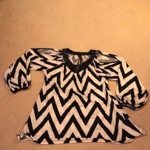 Fun Trapeze Top by Ariella w/Chevron Stripe Sz L